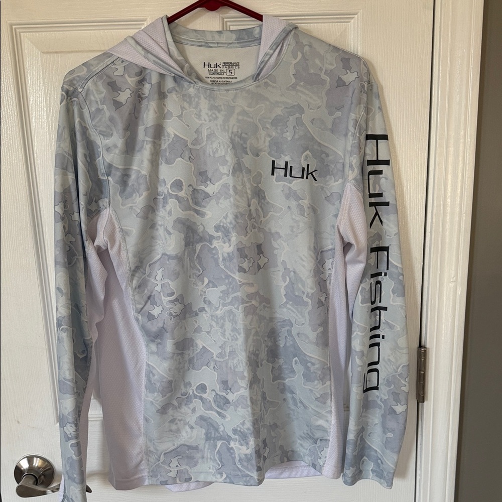Huk Performance Camo Hoodie in Gray and White